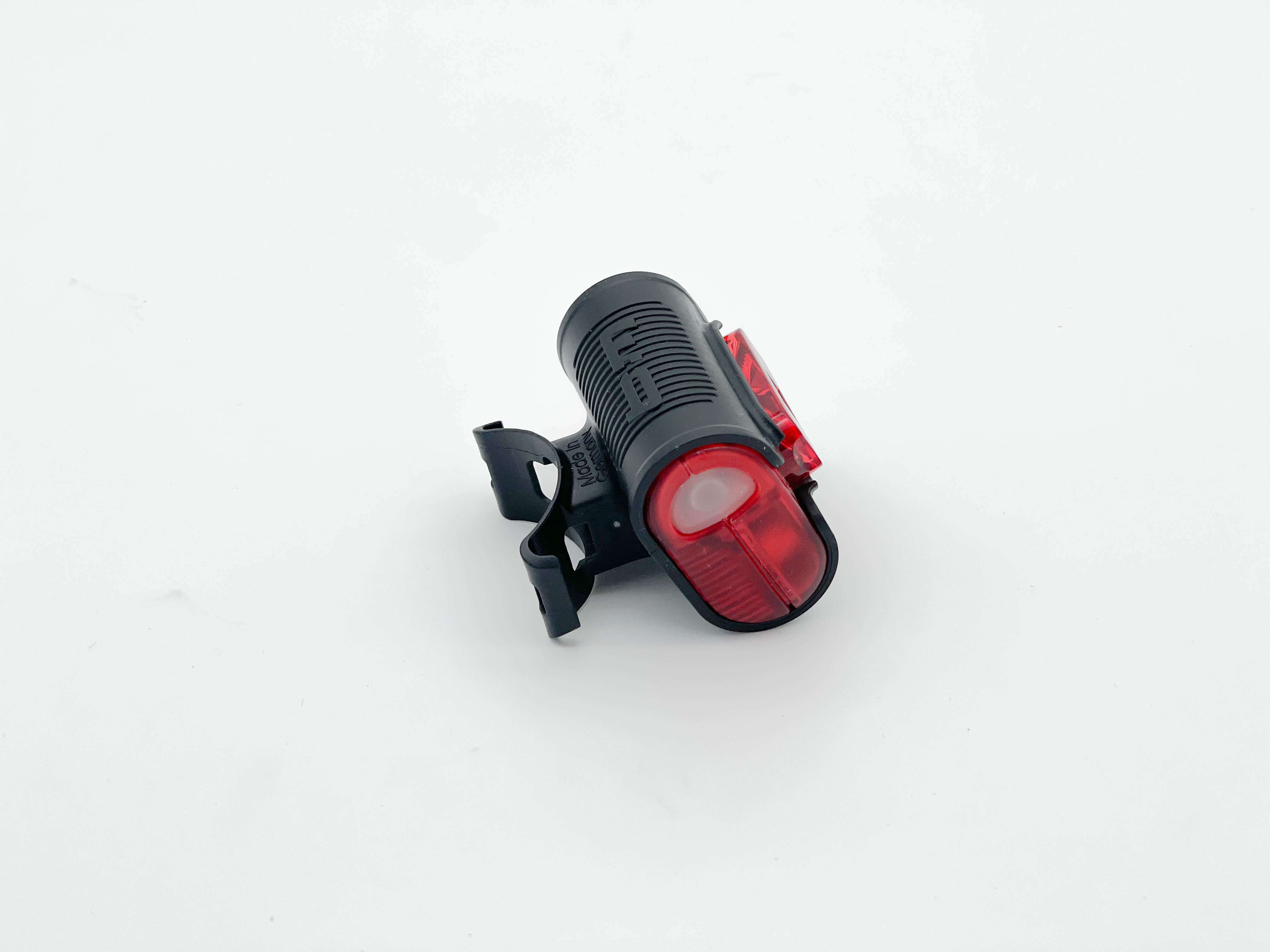 SW10258 Bild3 Busch und Mller Trike Liegerad Dreirad Therapierad Zubehr 382 1US 0013 Busch und Mller LED Rcklicht IC Back Senso SW10258 Bild3 Busch und Mller Trike Liegerad Dreirad Therapierad Zubehr 382 1US 0013 Busch und Mller LED Rcklicht IC Back Senso