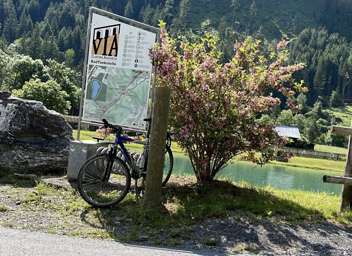 Mit 76 Jahren, da fängt das Leben an – liegend über die Via Claudia Augusta 40143b00 54c5 4931 a1d6 0404aec70872 700x510